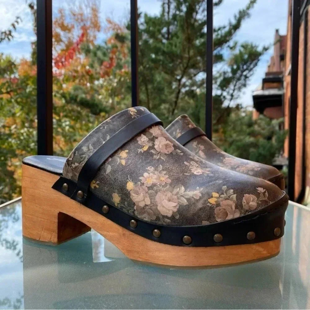 New Free People Calabasas Floral Wooden Clogs Black Womens 7